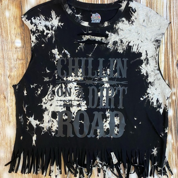 Tops - Chillin On A Dirt Road Bleached Tee